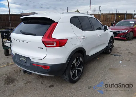 2019 Volvo Xc40 T5 Momentum/T5 R-Design из США, поврежденный, VIN YV4162XZ2K2013775